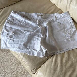 White Jean Shorts Essential Summer Style
